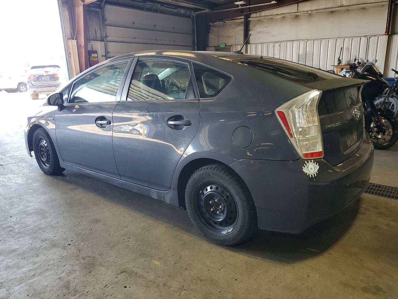 2010 Toyota Prius Iii - Image 2