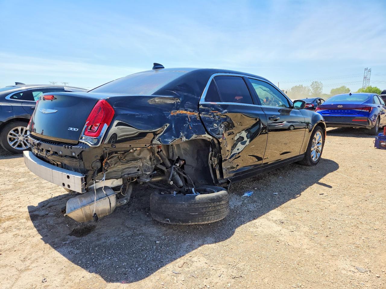 2017 Chrysler 300 Limited - Image 5