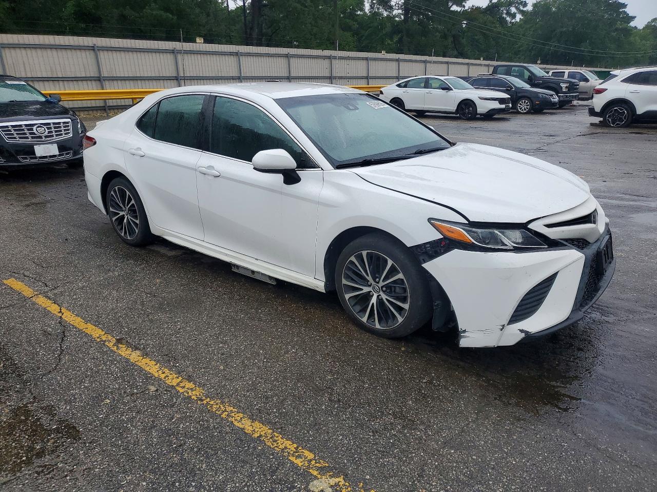2018 Toyota Camry Se - Фото 4