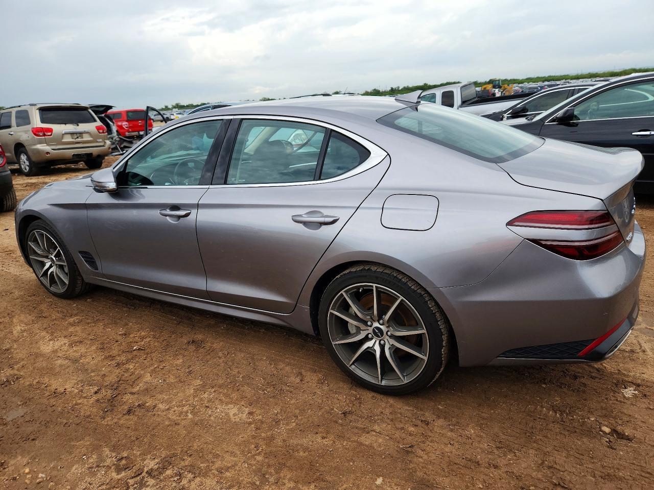 2025 Genesis G70 2.5T Standard - Image 2