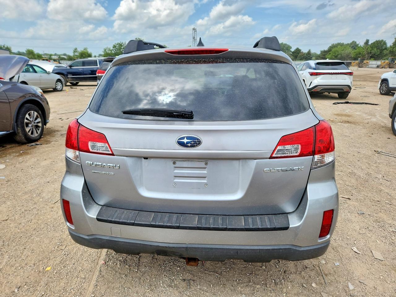 2011 Subaru Outback 2.5I Limited - Фото 6