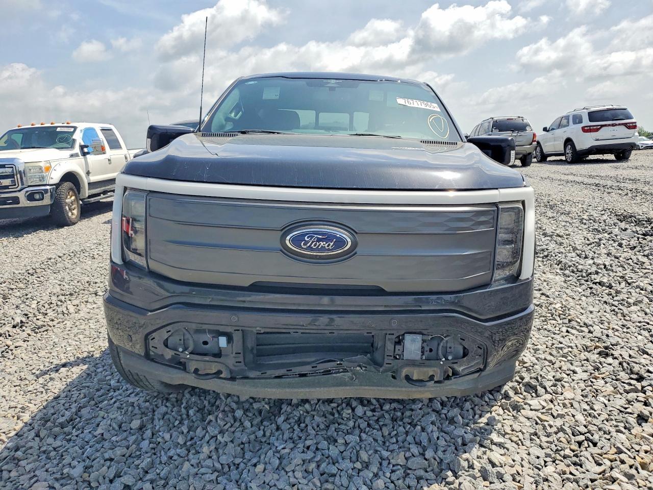 2023 Ford F150 Lightning Pro - Фото 5