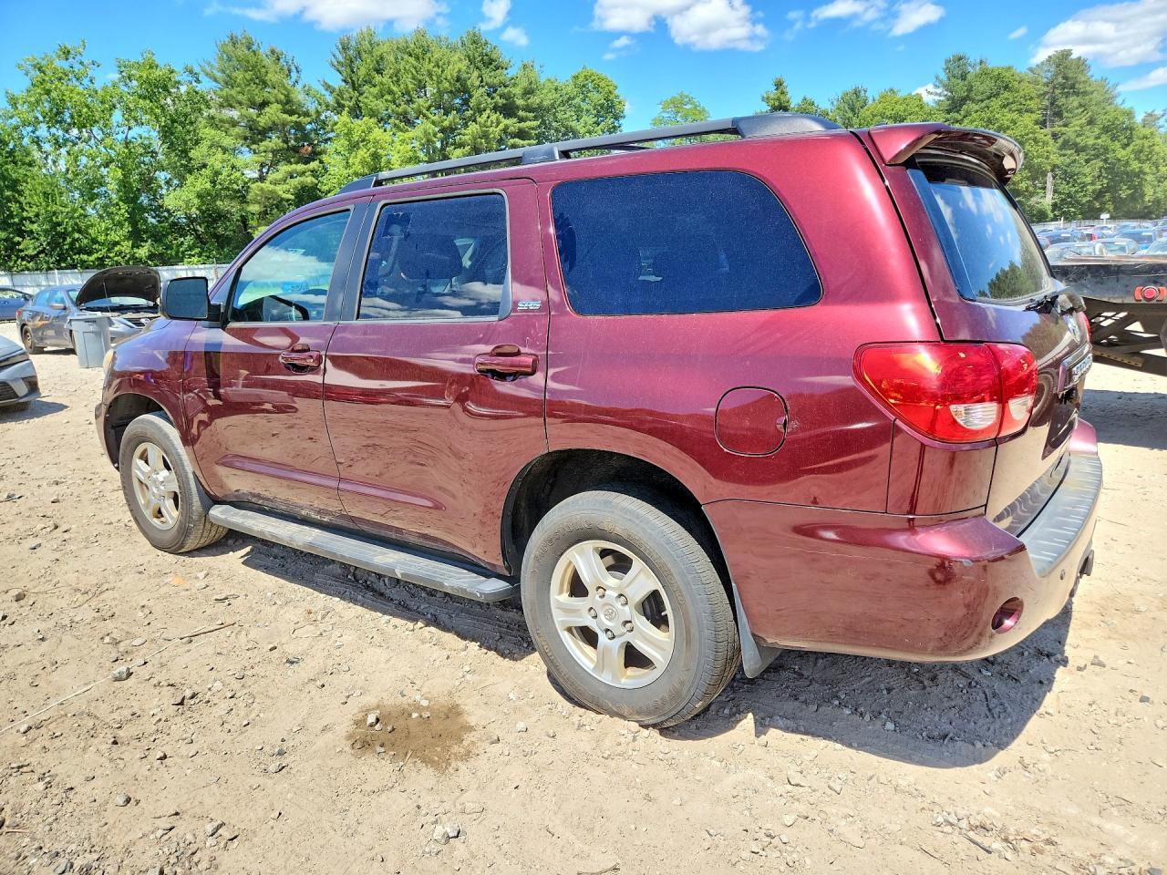 2011 Toyota Sequoia Sr5 - Фото 2