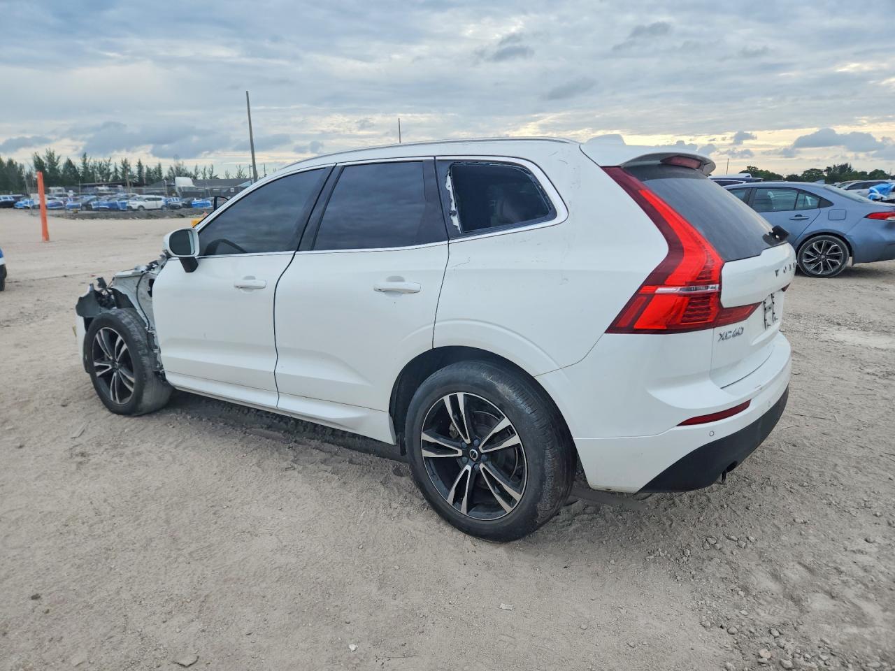 2021 Volvo Xc60 - Image 2