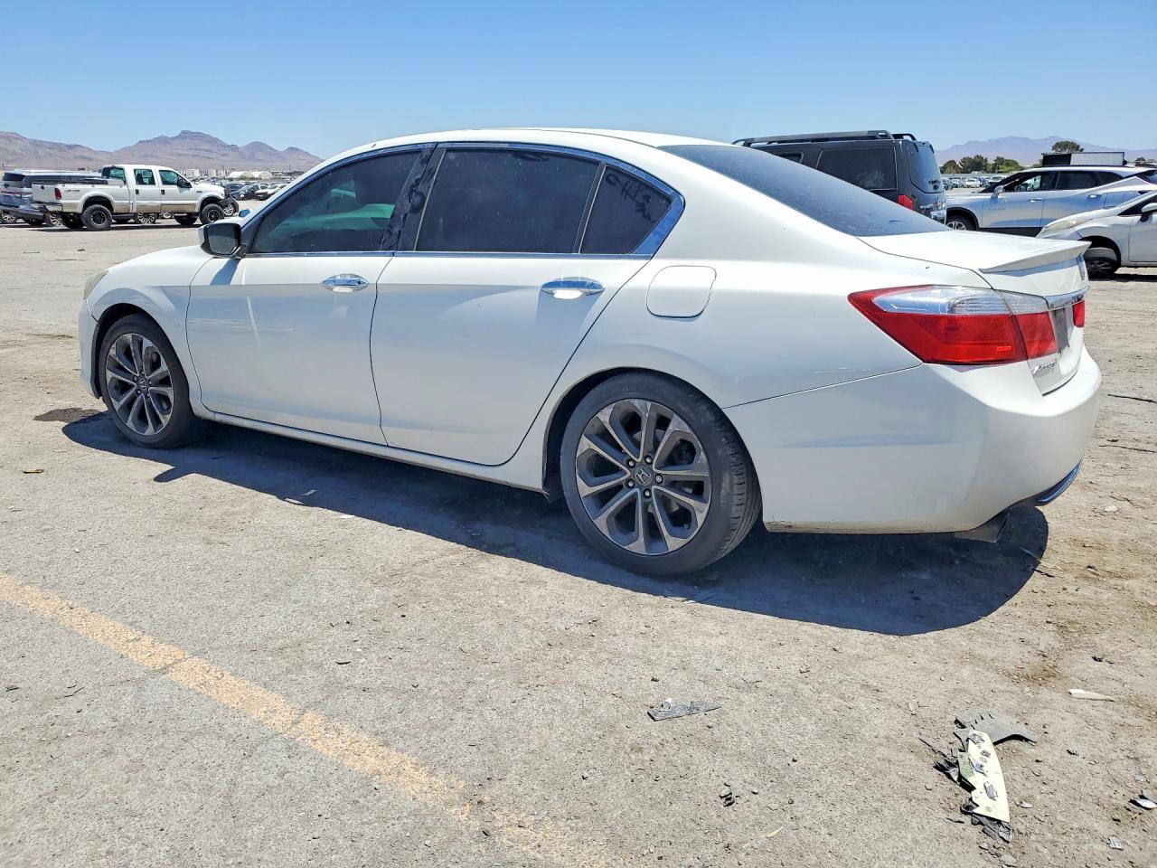 2015 Honda Accord Sport - Image 2