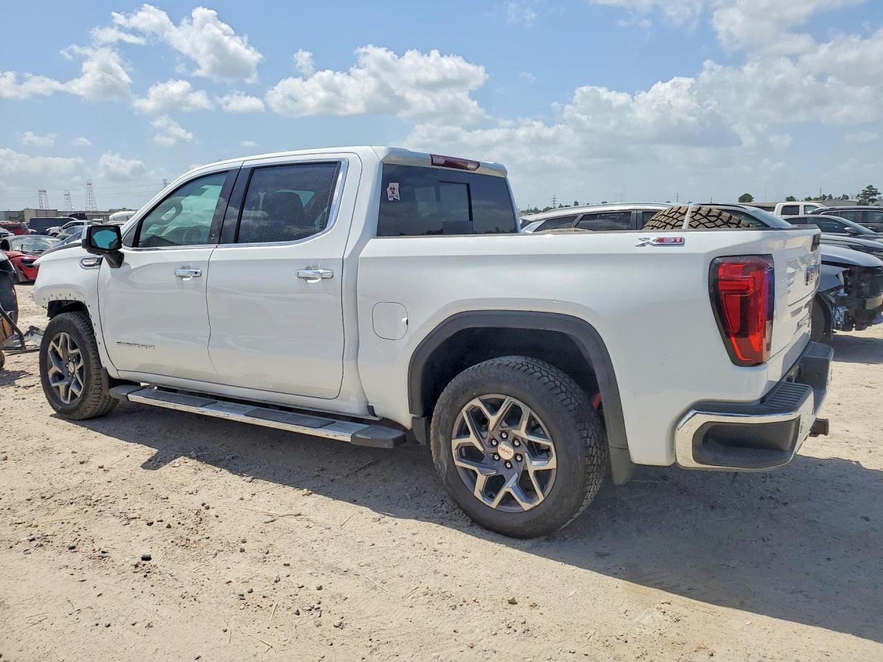 2026 GMC Sierra K1500 Slt - Image 2