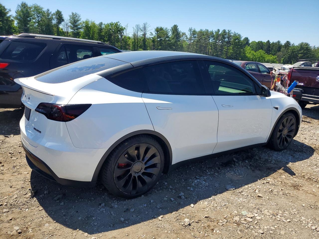 2023 Tesla Model Y - Фото 3