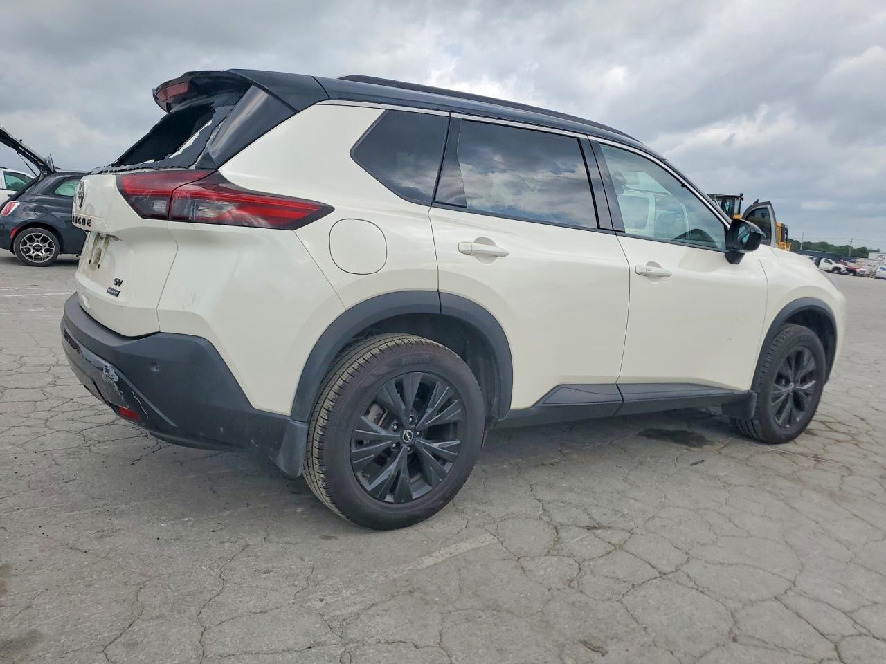2023 Nissan Rogue Sv - Фото 3