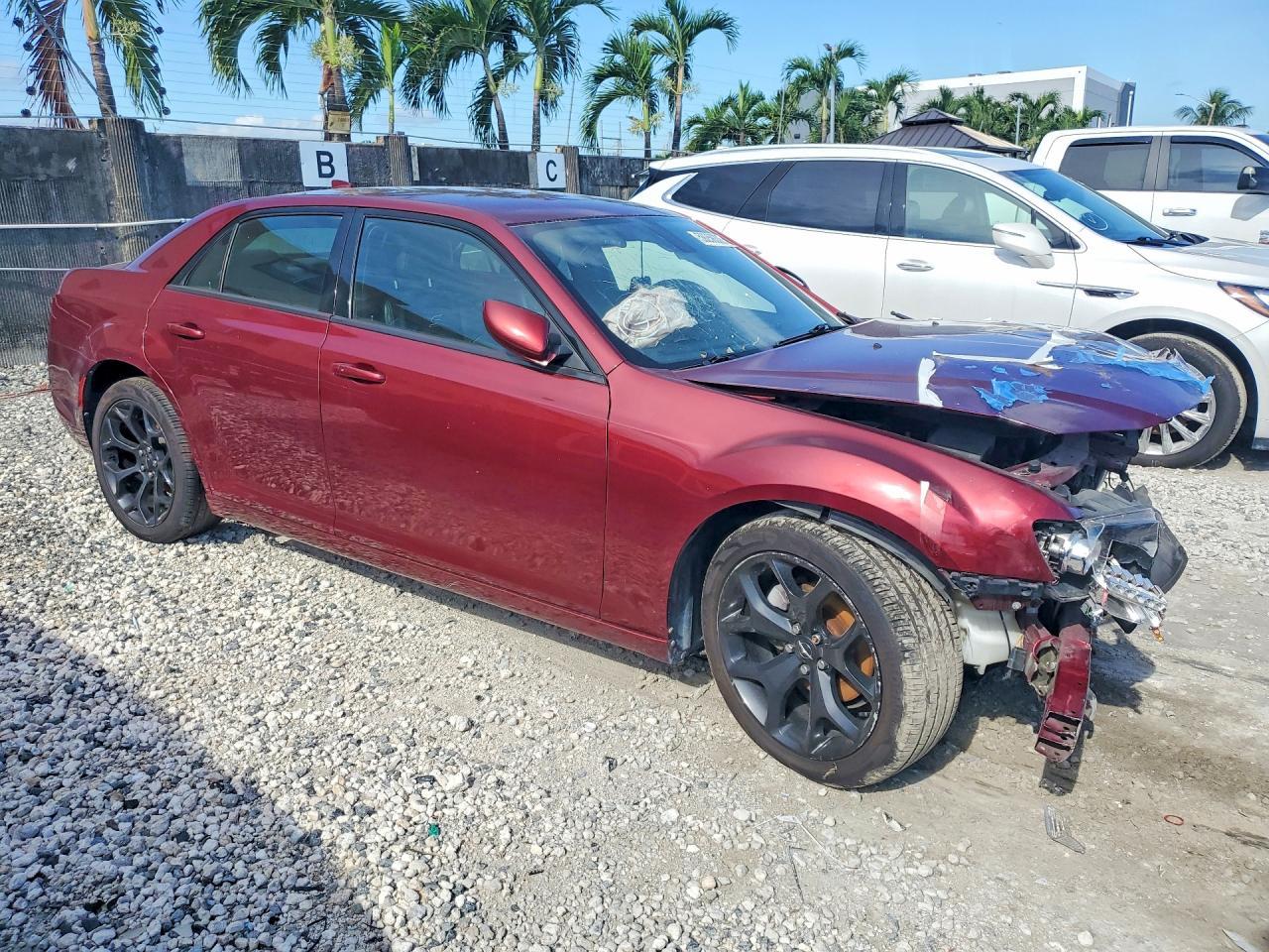2019 Chrysler 300 S - Image 4