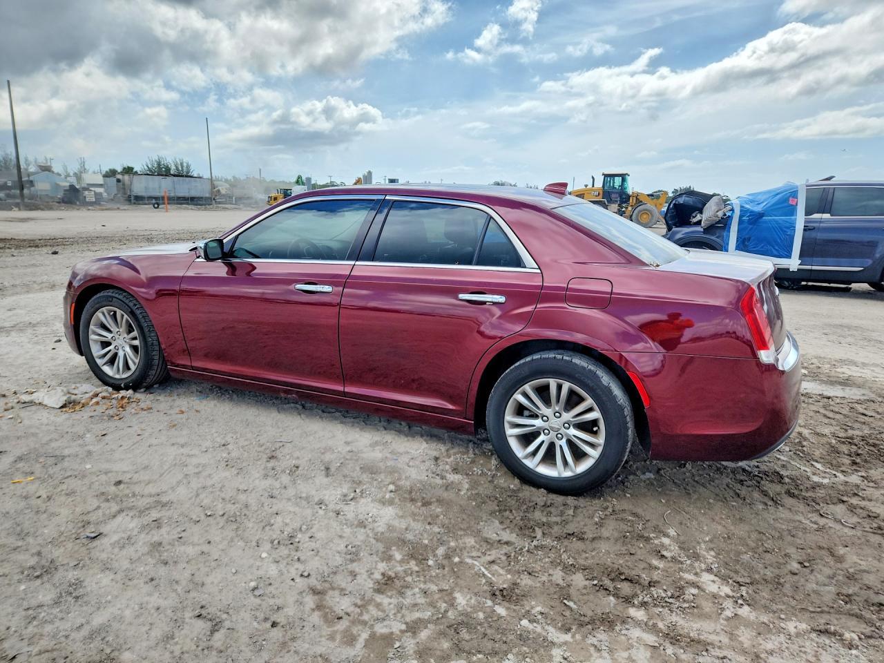 2016 Chrysler 300C - Фото 2