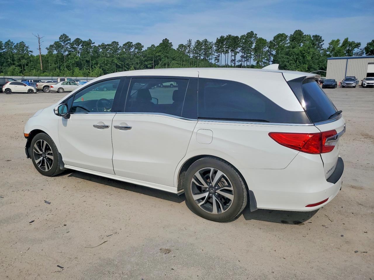 2020 Honda Odyssey Elite - Фото 2