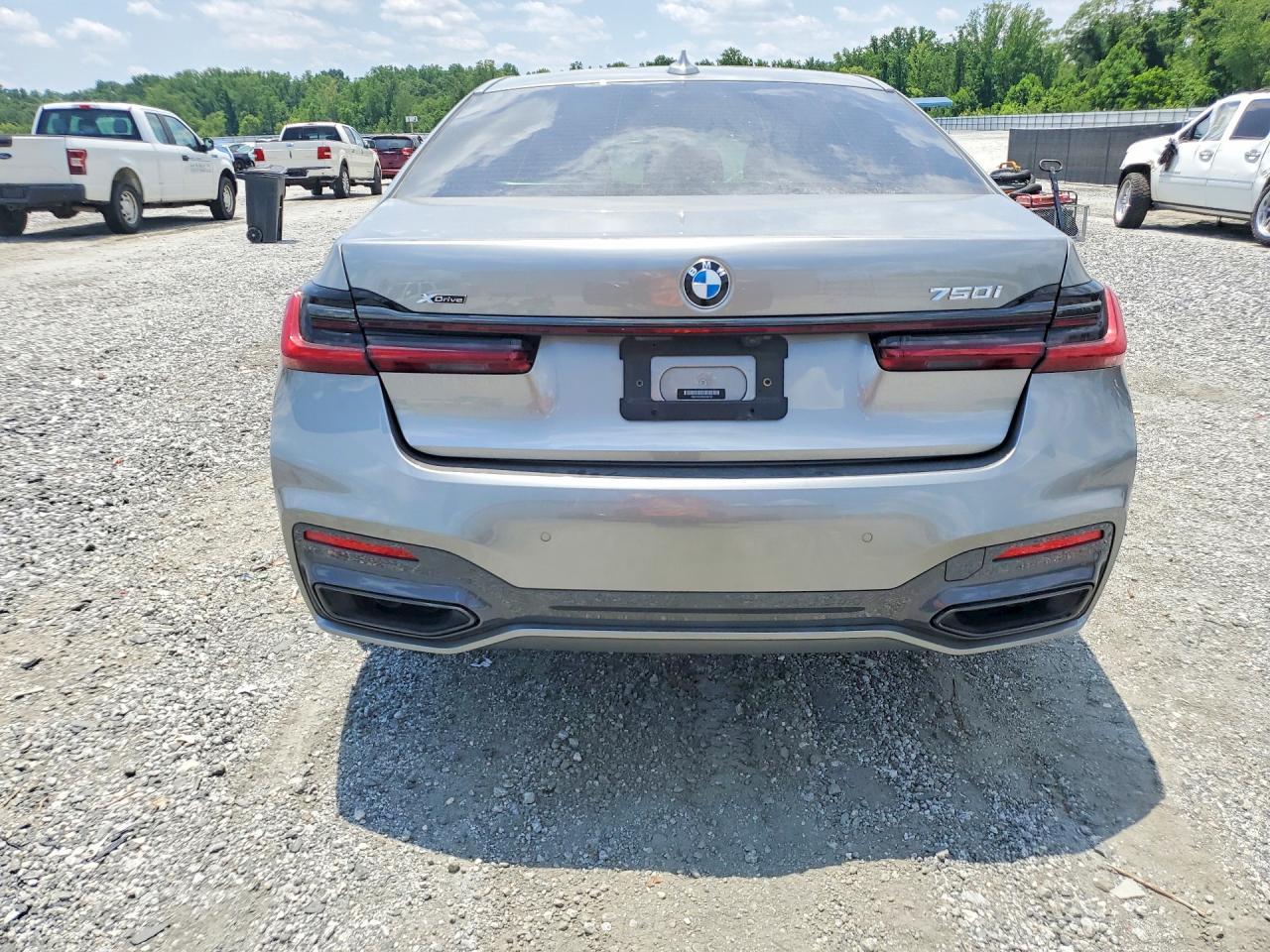 2022 BMW 750 Xi - Фото 6