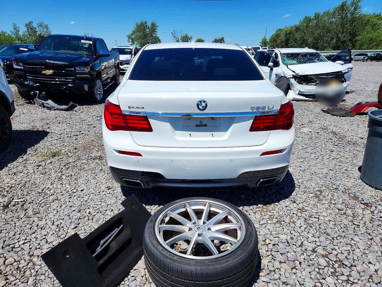 2013 BMW 750 Li - Фото 6
