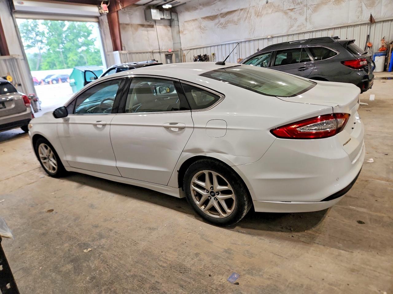 2016 Ford Fusion Se - Фото 2