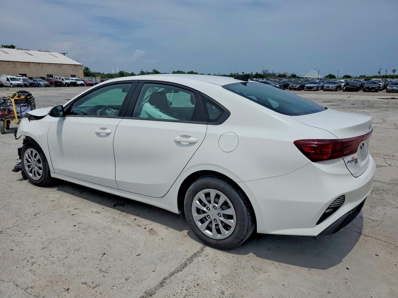 2023 Kia Forte Lx - Image 2