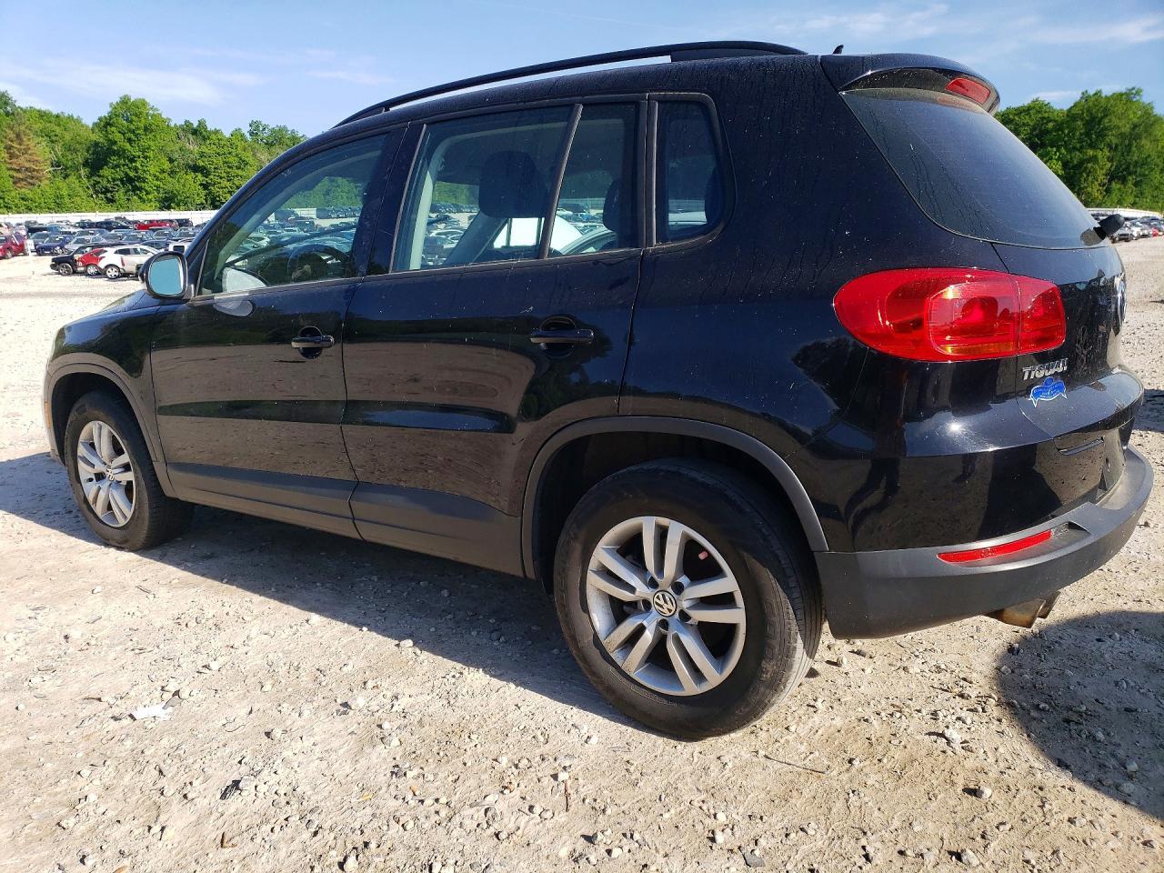 2016 Volkswagen Tiguan S - Фото 2