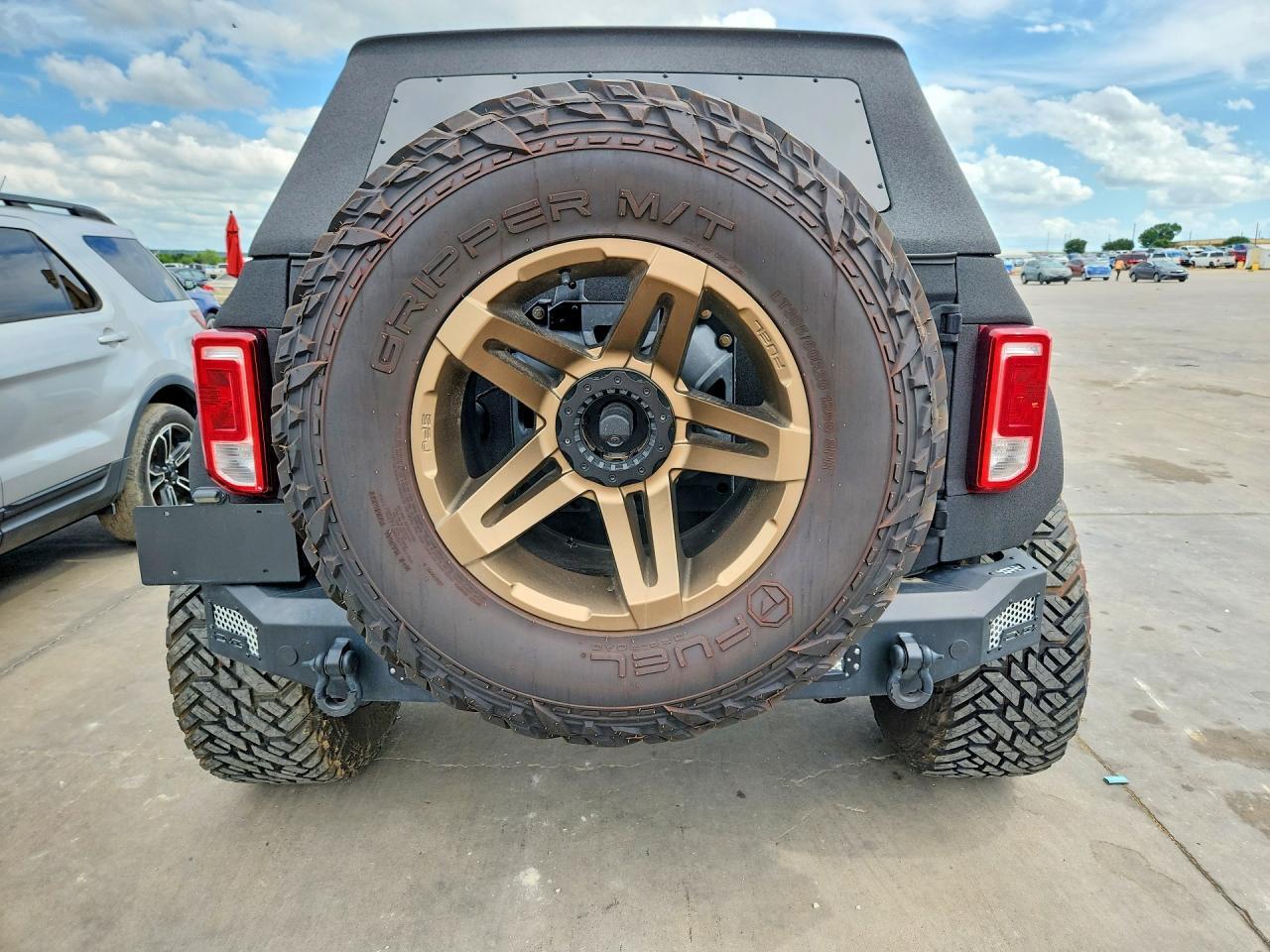 2023 Ford Bronco Base - Image 6