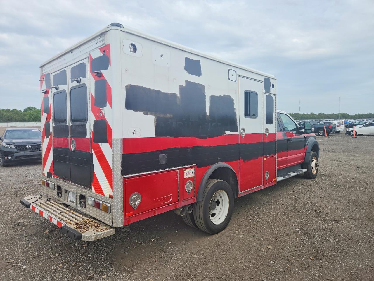 2017 Ford F550 Super Duty - Image 3