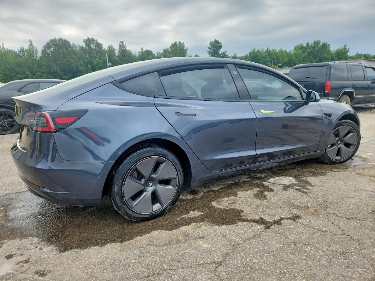2021 Tesla Model 3 - Фото 3