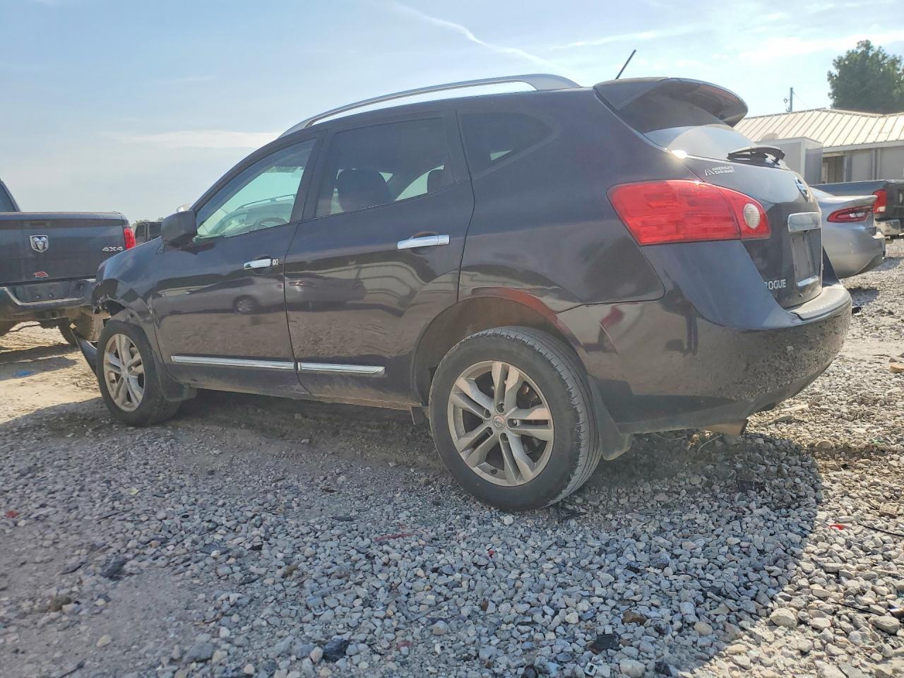 2015 Nissan Rogue Select S - Фото 2