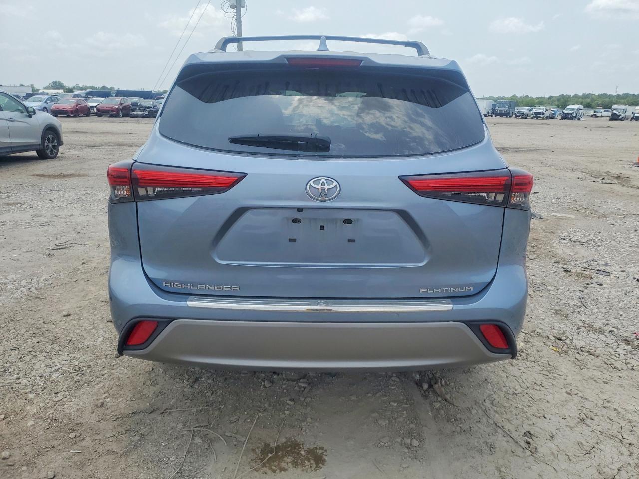 2022 Toyota Highlander Platinum - Фото 6