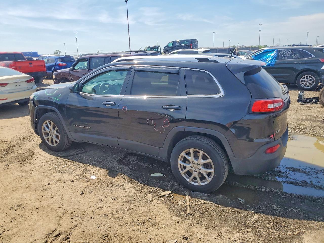 2014 Jeep Cherokee Latitude - Image 2