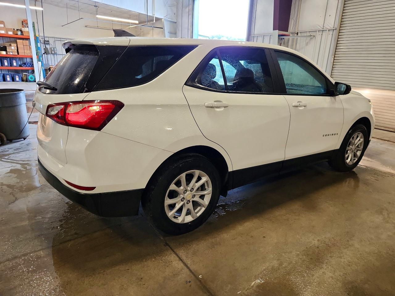 2021 Chevrolet Equinox Ls - Фото 3