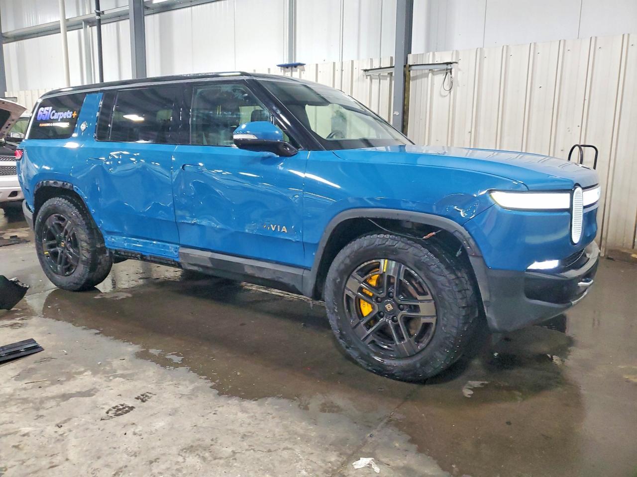 2023 Rivian R1S Adventure - Фото 4
