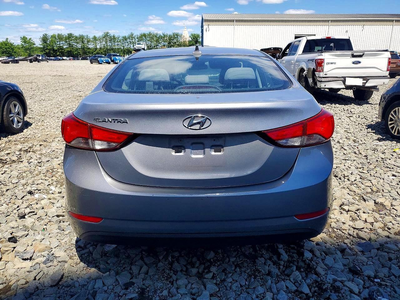 2015 Hyundai Elantra Se - Фото 6