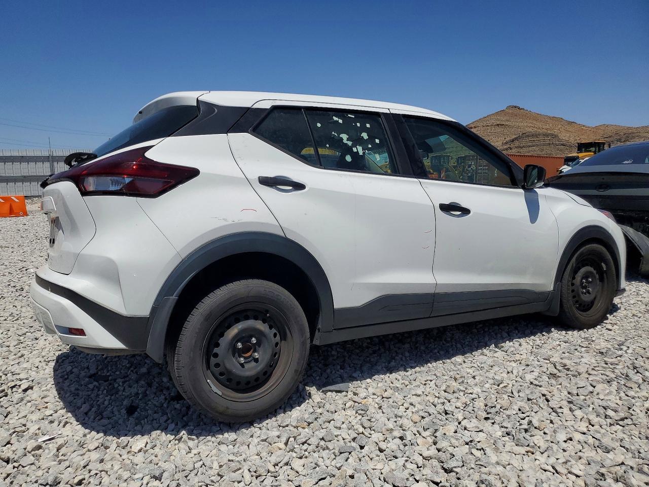 2022 Nissan Kicks S - Фото 3