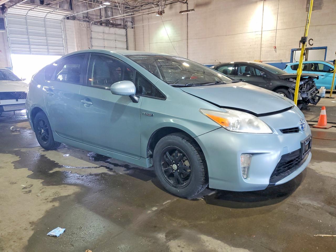 2012 Toyota Prius Two - Фото 4