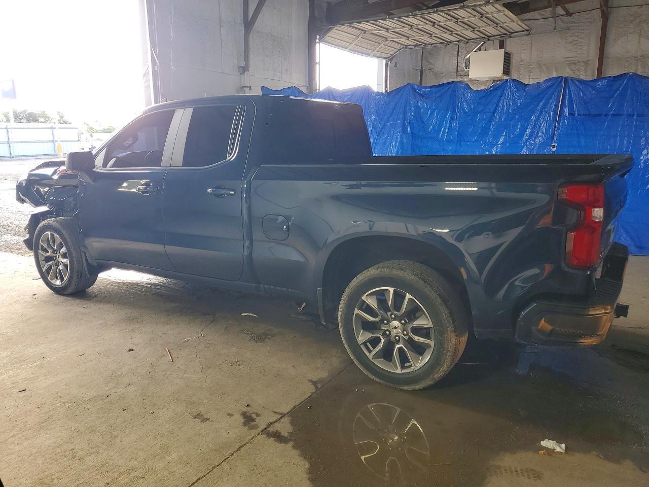 2020 Chevrolet Silverado K1500 Rst - Image 2
