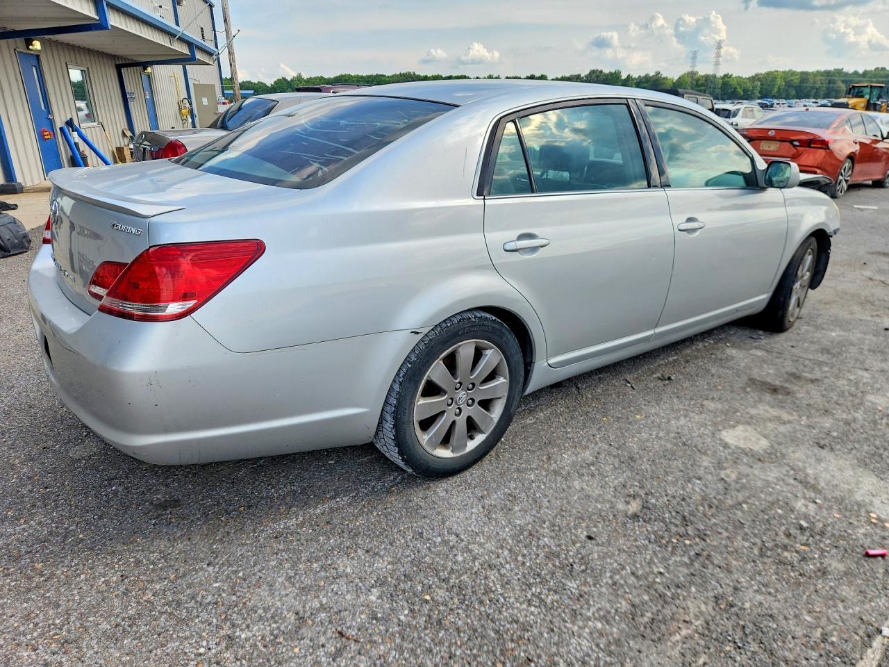2005 Toyota Avalon Touring - Фото 3