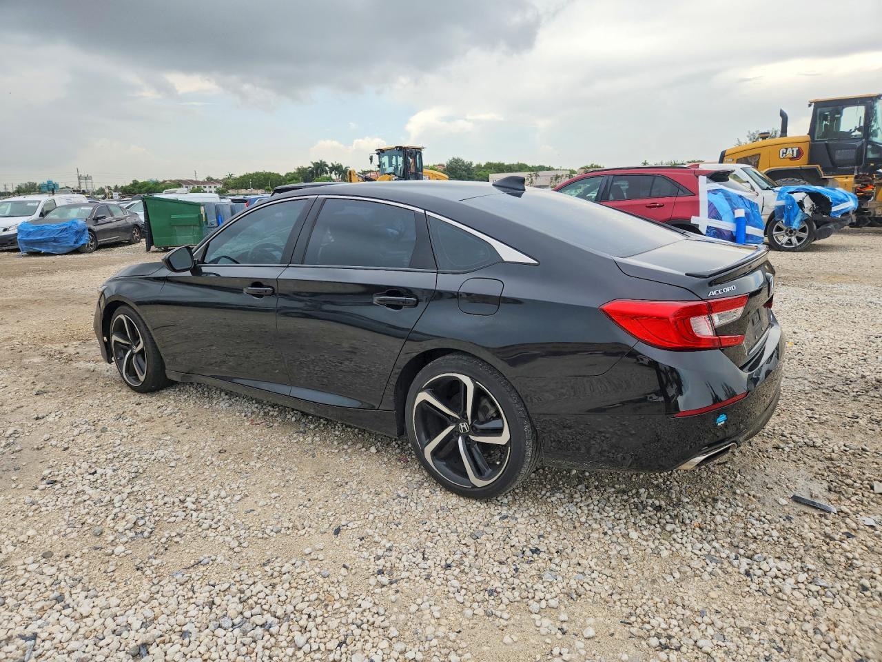 2018 Honda Accord Sport - Image 2