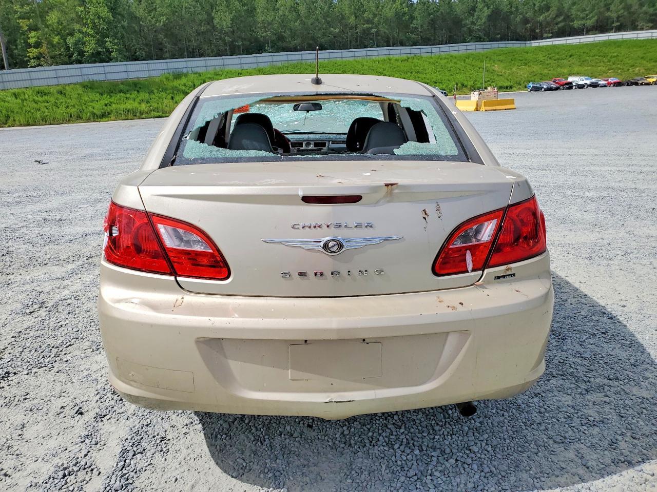 2010 Chrysler Sebring Limited - Image 6