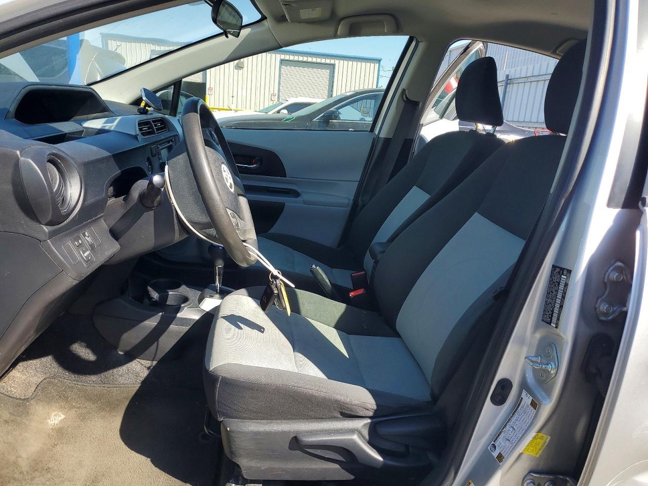 2012 Toyota Prius C Three - Фото 7
