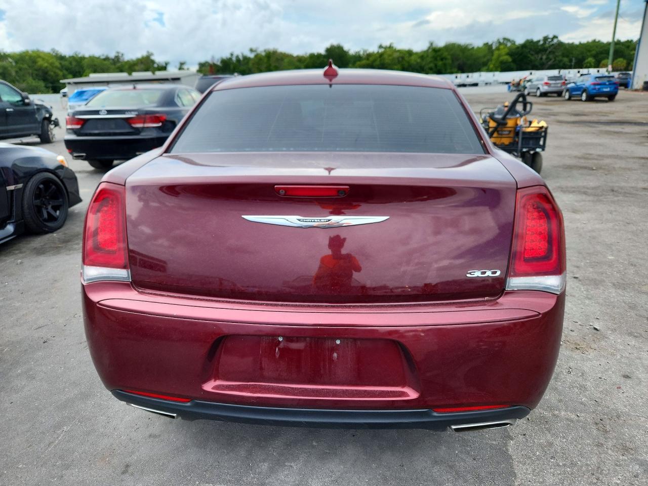 2019 Chrysler 300 Touring - Фото 6