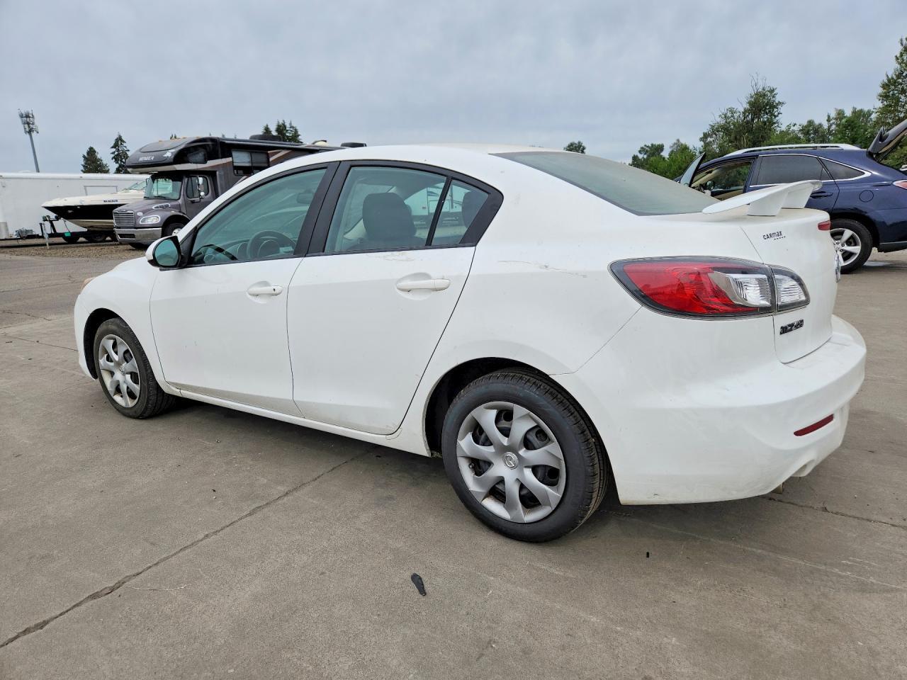 2013 Mazda 3 I - Image 2