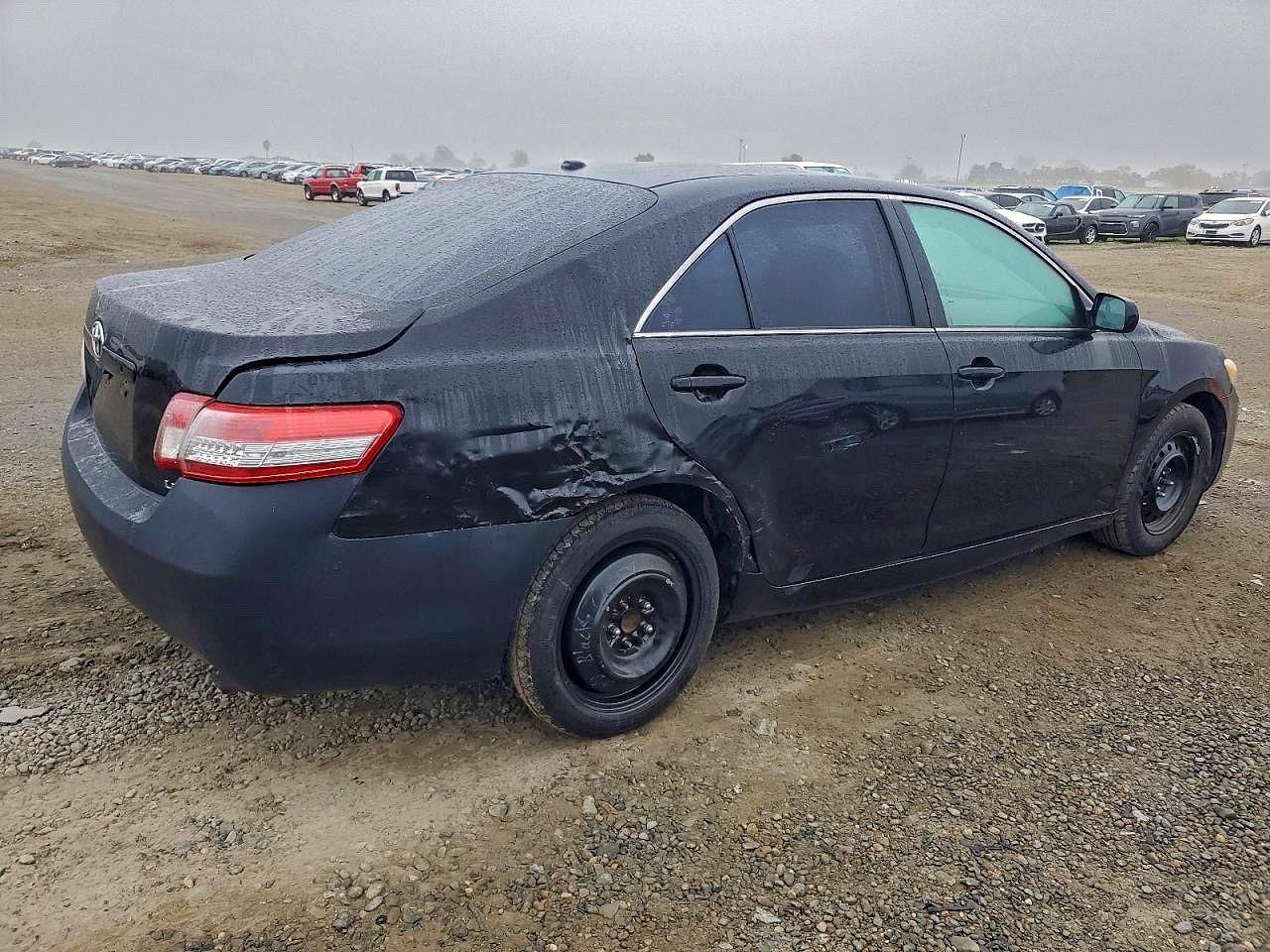 2011 Toyota Camry Le - Фото 4