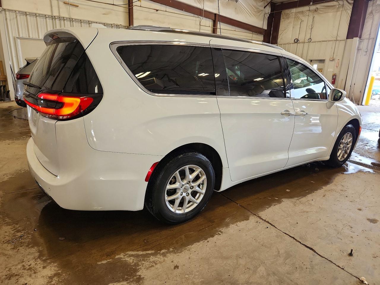 2021 Chrysler Pacifica Touring L - Фото 3