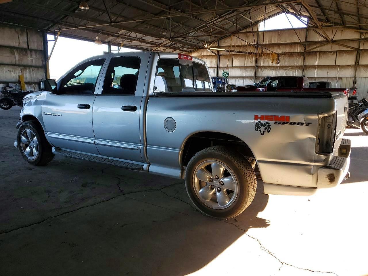 2004 Dodge Ram 1500 St - Фото 2