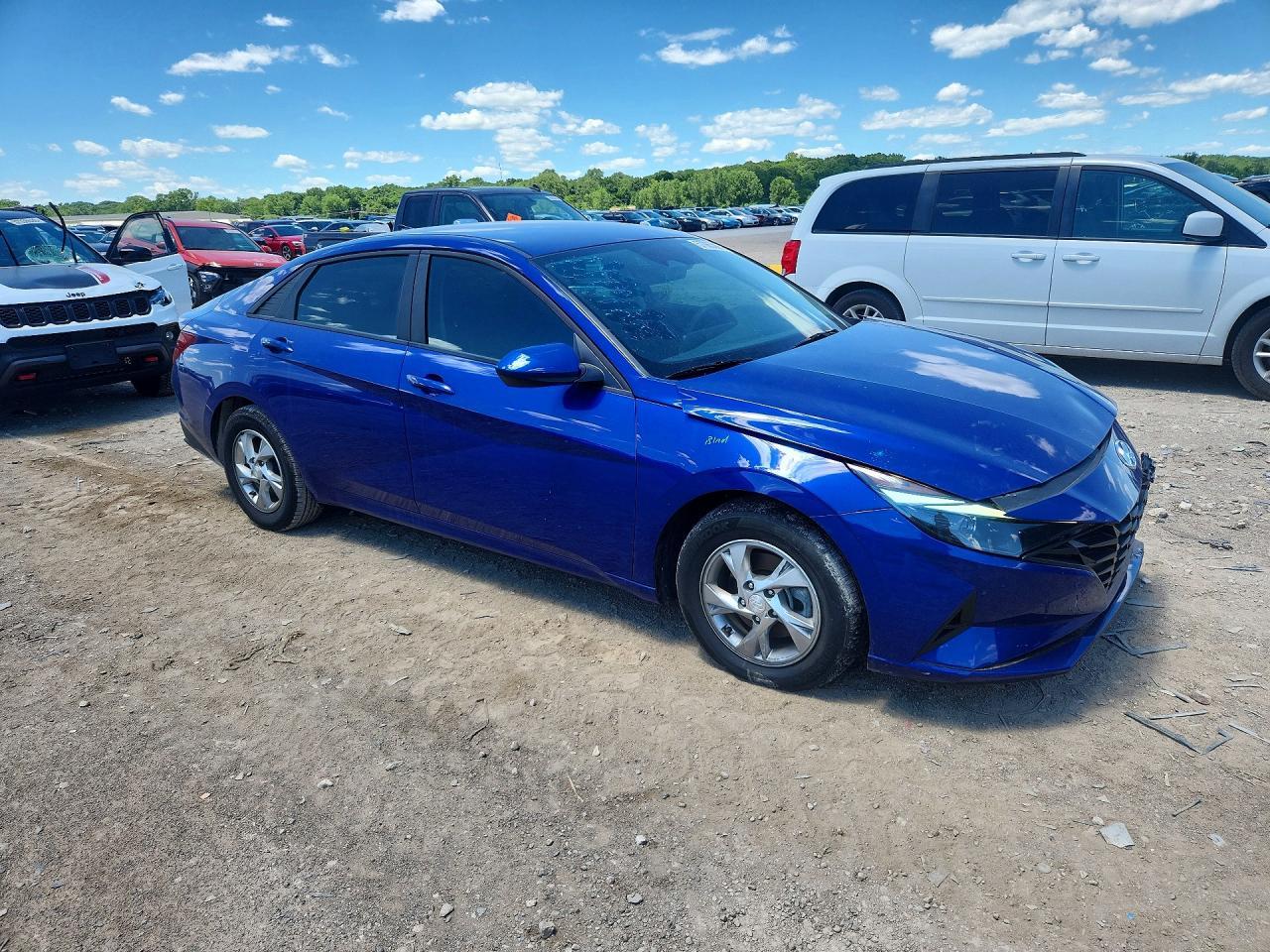 2023 Hyundai Elantra Se - Фото 4
