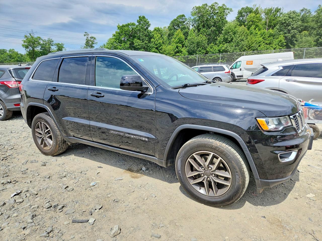 2020 Jeep Grand Cherokee Laredo - Image 4