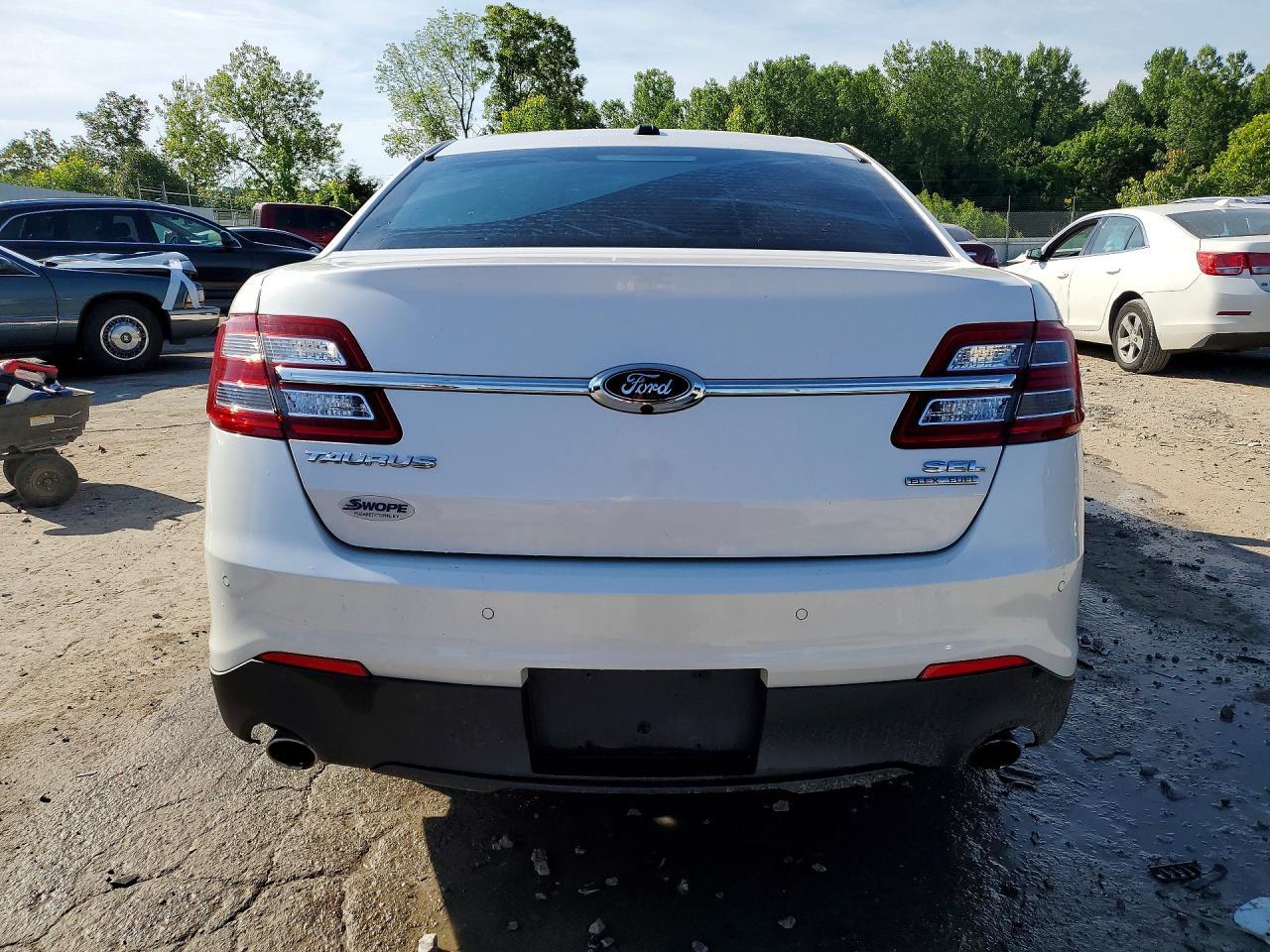 2019 Ford Taurus Sel - Фото 6