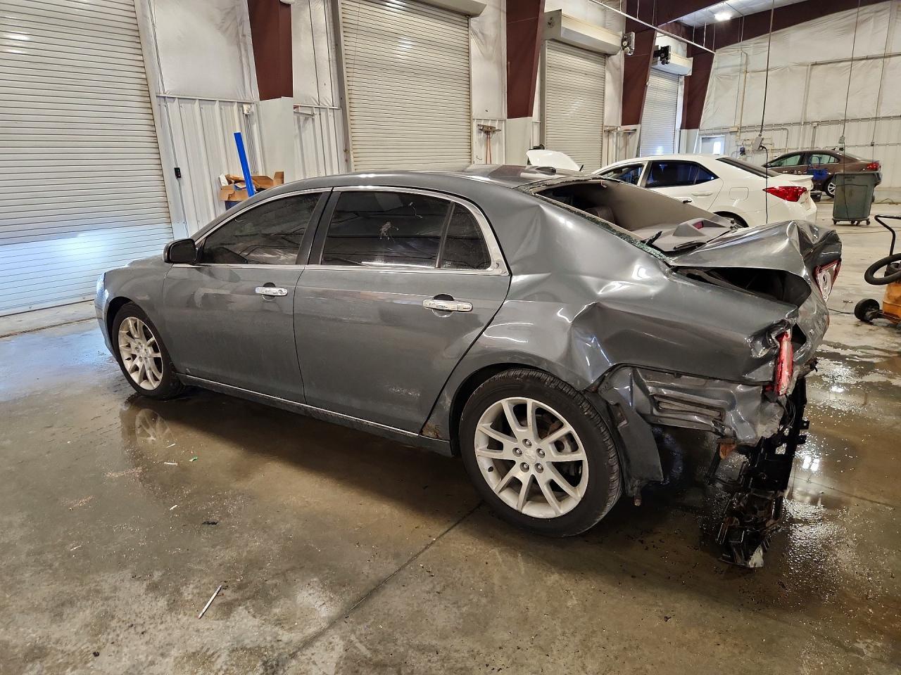 2009 Chevrolet Malibu - Image 2