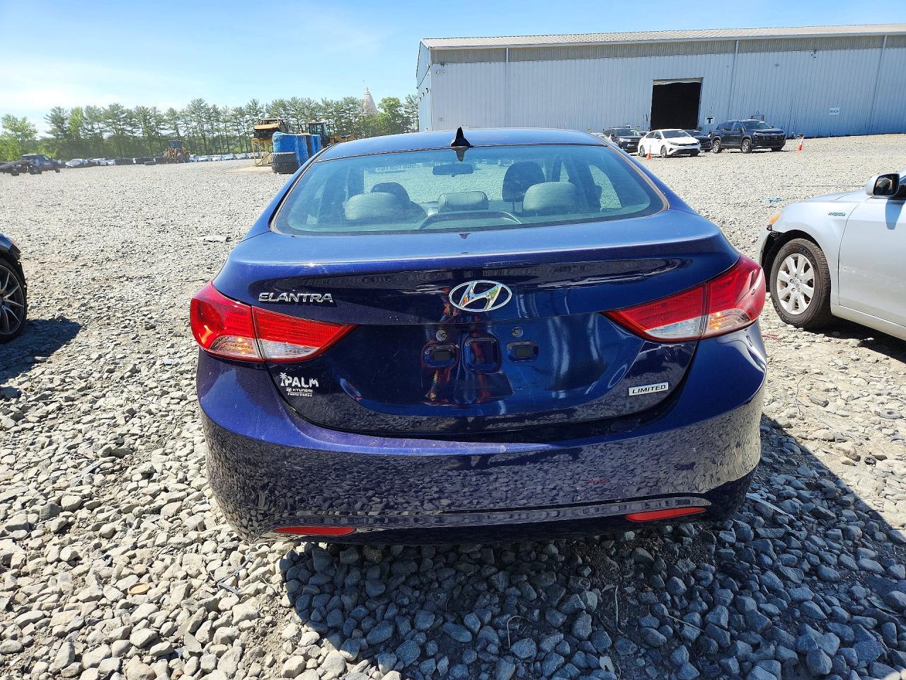 2013 Hyundai Elantra Limited - Image 6
