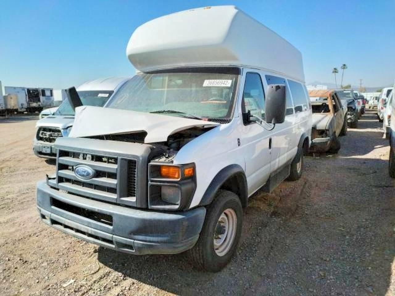 2011 Ford Econoline E350 Super Duty Van - Фото 2