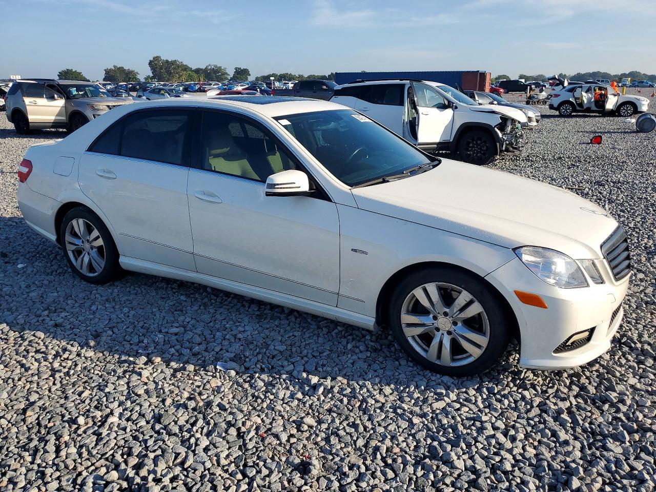 2011 Mercedes-Benz E 350 Bluetec - Image 4