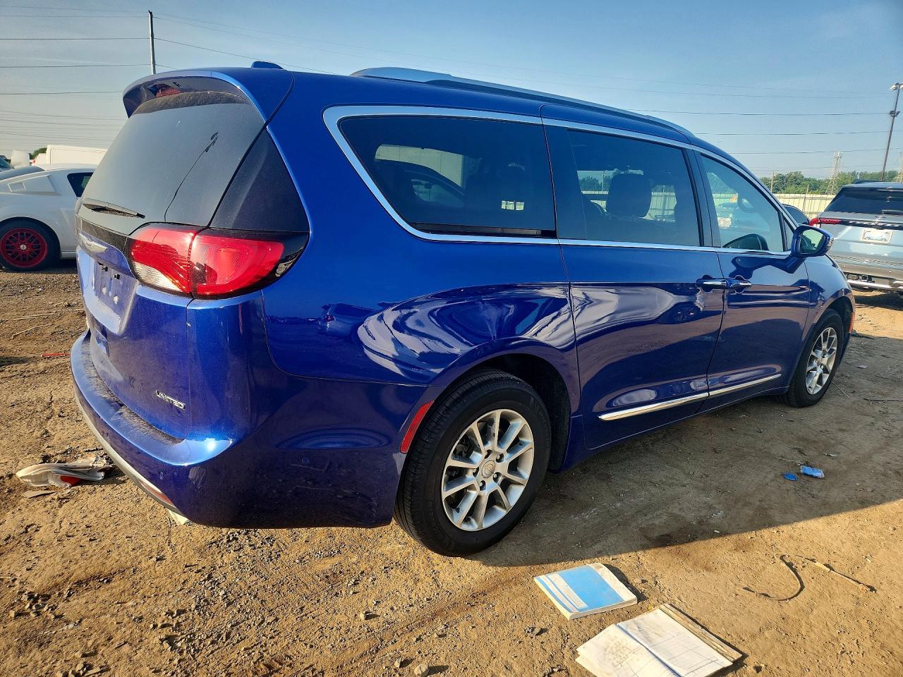 2020 Chrysler Pacifica Limited - Фото 3