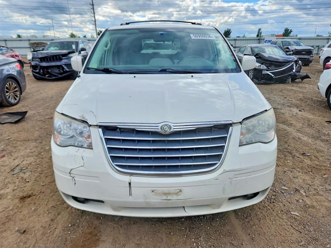 2010 Chrysler Town-Country - Image 5